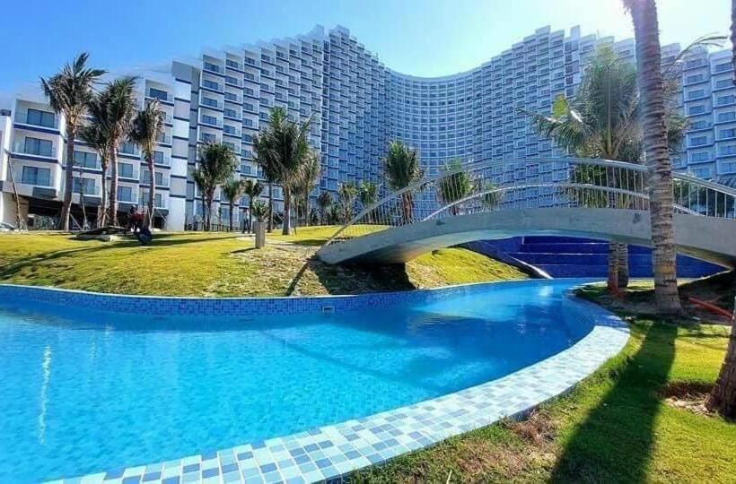 هتل کپسول The Arena