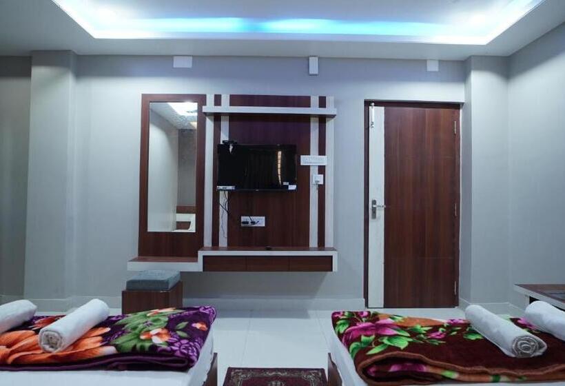 酒店 Diya Lodge !! Near Toy Train Park !! New Digha !!