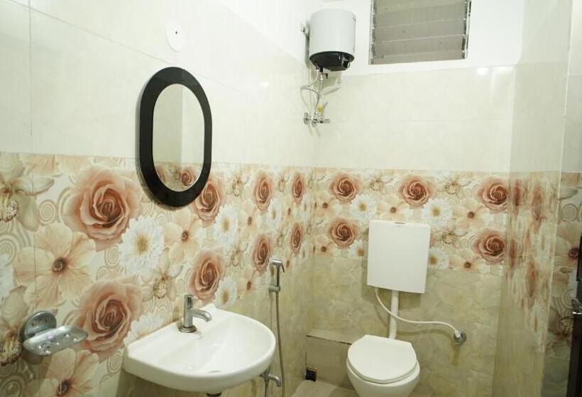 酒店 Diya Lodge !! Near Toy Train Park !! New Digha !!