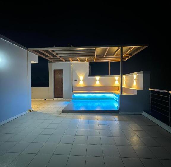 ホテル Lavish Homestay