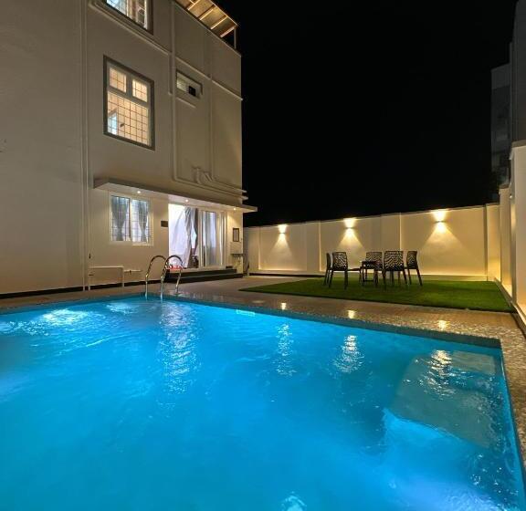 هتل Lavish Homestay