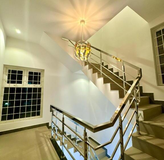 ホテル Lavish Homestay