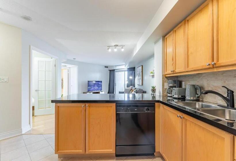 호텔 Executive 1 Plus Den Condo, Parking