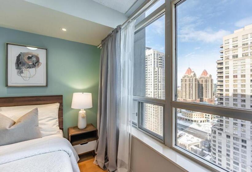 호텔 Executive 1 Plus Den Condo, Parking