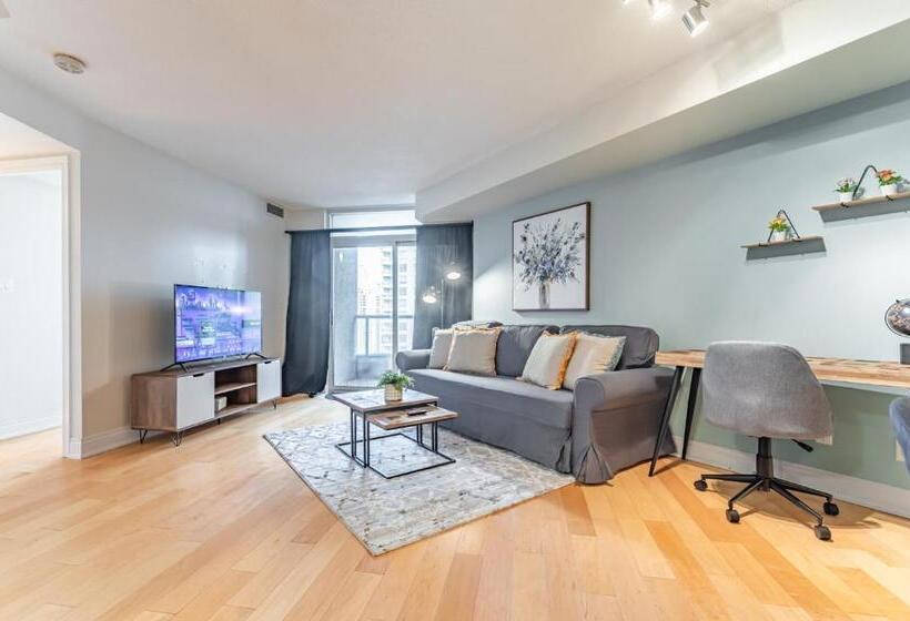 호텔 Executive 1 Plus Den Condo, Parking