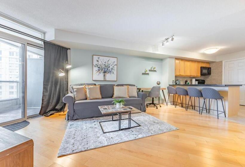 호텔 Executive 1 Plus Den Condo, Parking