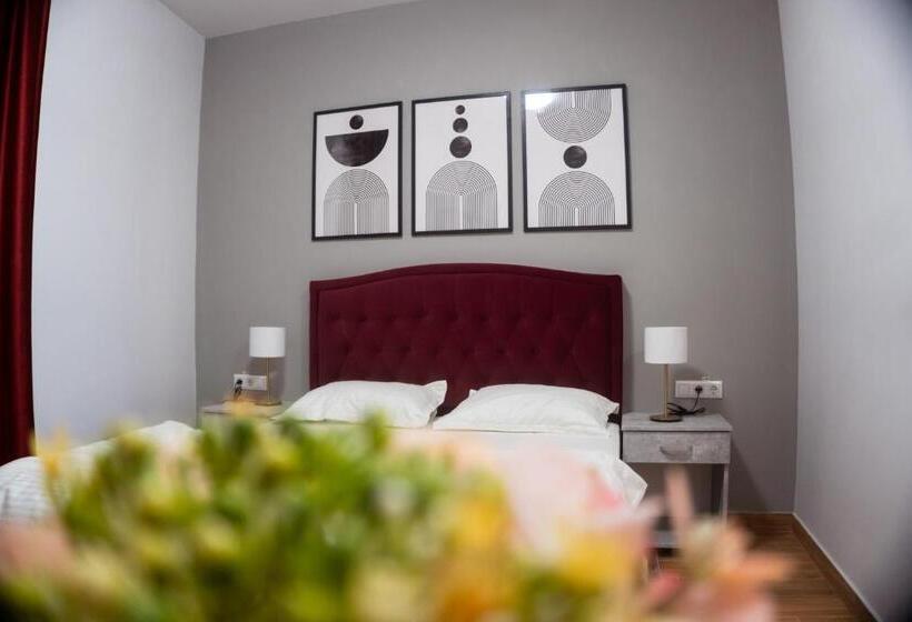 酒店 Fantazia Oradea   Self Check In & Out