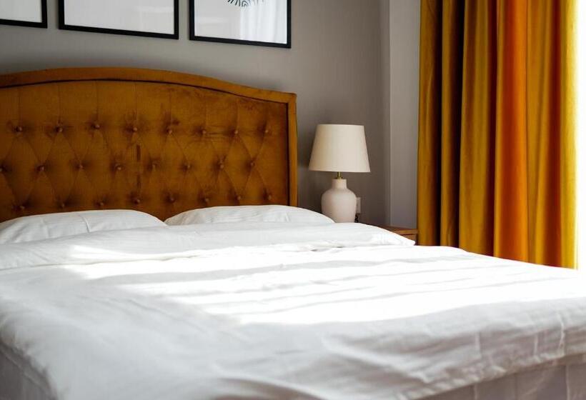 酒店 Fantazia Oradea   Self Check In & Out