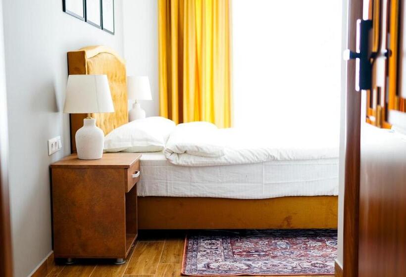 酒店 Fantazia Oradea   Self Check In & Out