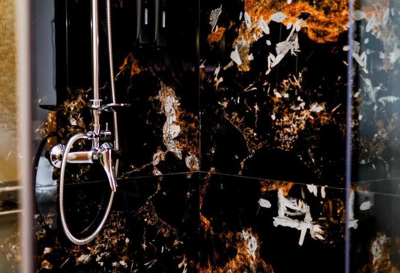 酒店 Fantazia Oradea   Self Check In & Out