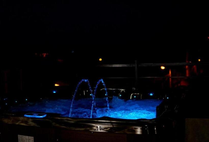 酒店 Fantazia Oradea   Self Check In & Out