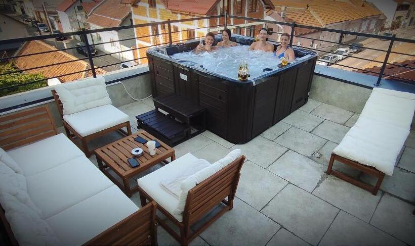 酒店 Fantazia Oradea   Self Check In & Out