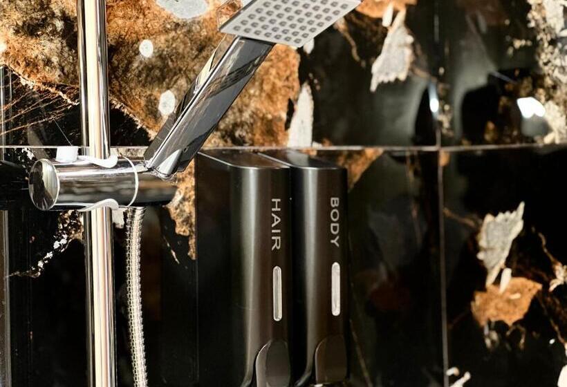 酒店 Fantazia Oradea   Self Check In & Out