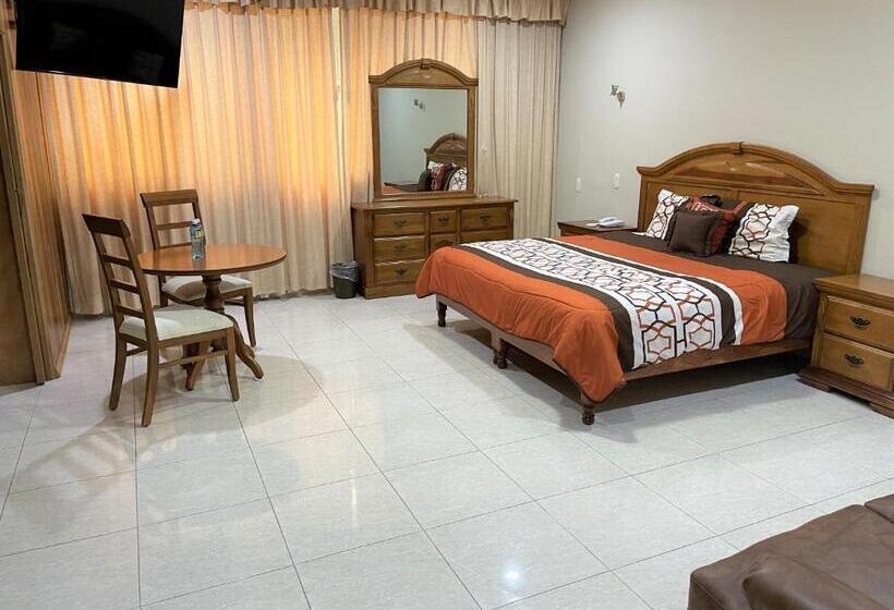 فندق Fiesta Alteña