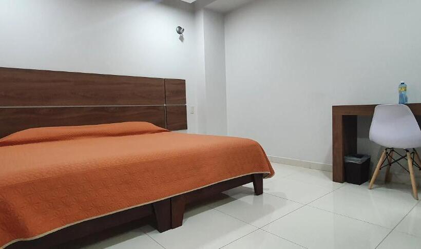 فندق Fiesta Alteña