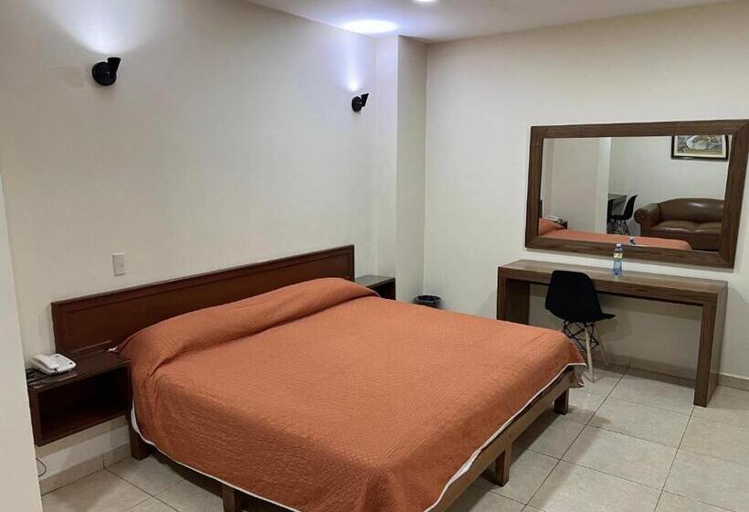 فندق Fiesta Alteña