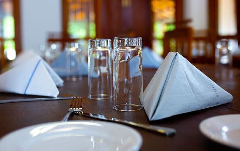 فندق Giants Forest