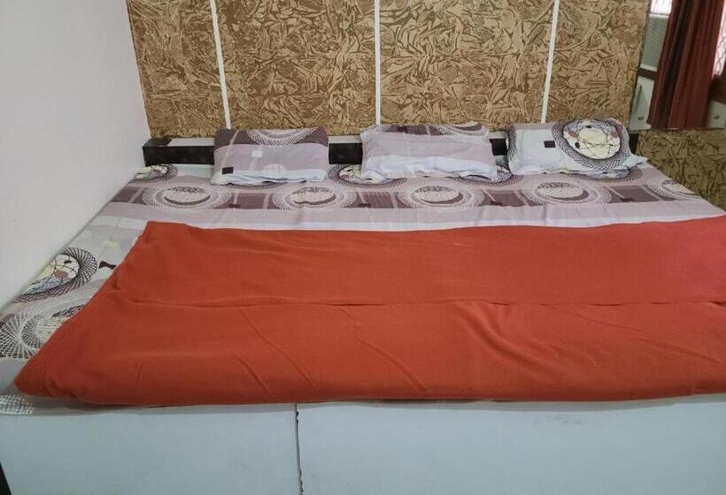 فندق Hari Krishnashrya