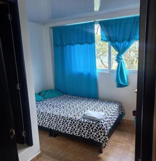 Отель Hospedaje Mis Antojojitos Las Rosas