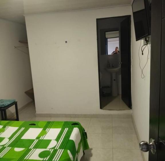 Отель Hospedaje Mis Antojojitos Las Rosas