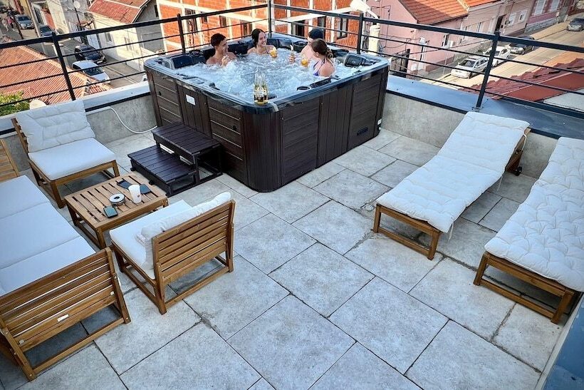 酒店 Fantazia Oradea   Self Check In & Out