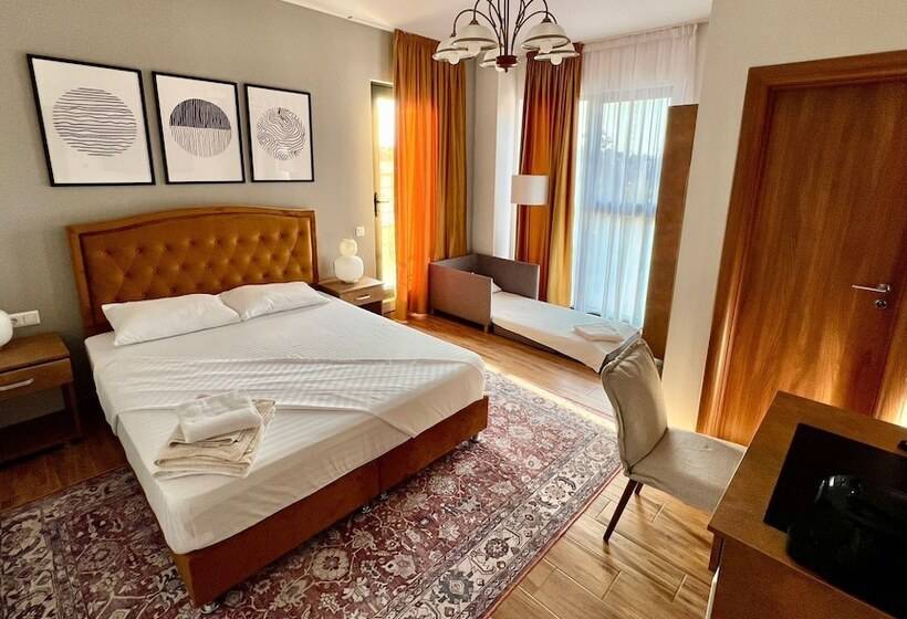 هتل Fantazia Oradea   Self Check In & Out