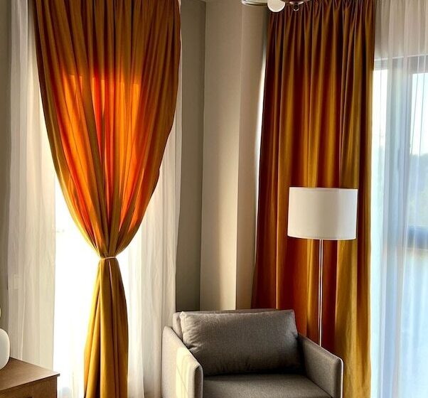 酒店 Fantazia Oradea   Self Check In & Out