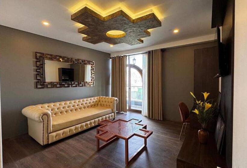 هتل Illampu Art Boutique