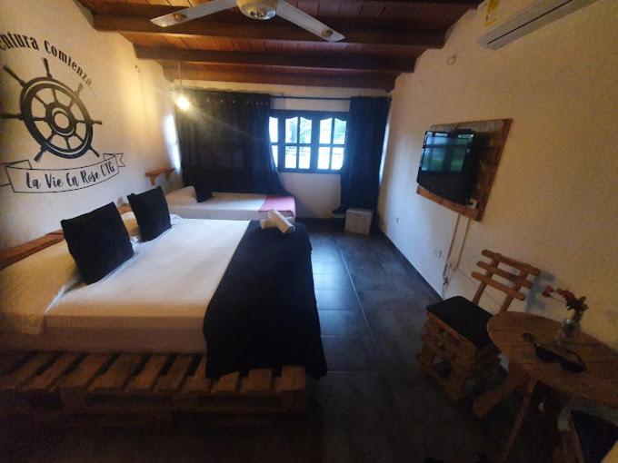 בית מלון כפרי La Vie En Rose Ctg