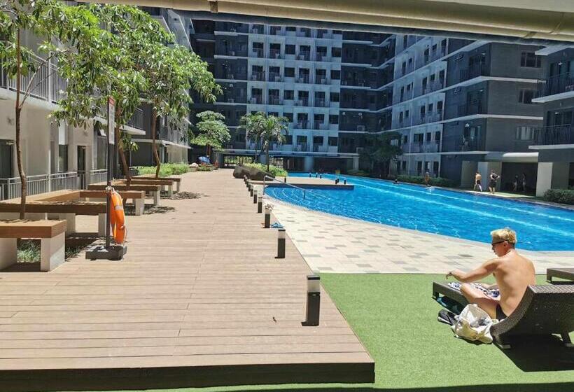 هتل Mall Of Asia Pasay Shore 3 Residence