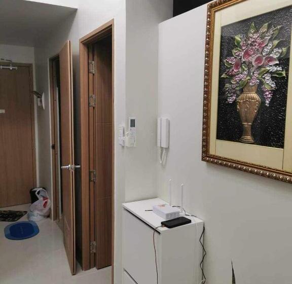 هتل Mall Of Asia Pasay Shore 3 Residence