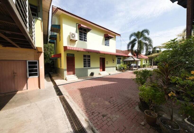 فندق Oyo 91004 Homestay Masjid At Taqwa