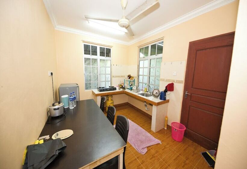 فندق Oyo 91004 Homestay Masjid At Taqwa