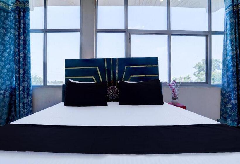 Отель Oyo Akbarpur Inn