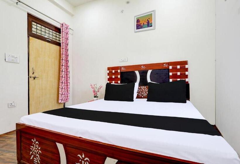 Отель Oyo Akbarpur Inn