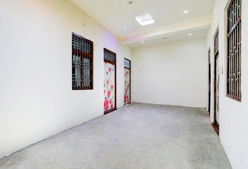 Отель Oyo Akbarpur Inn