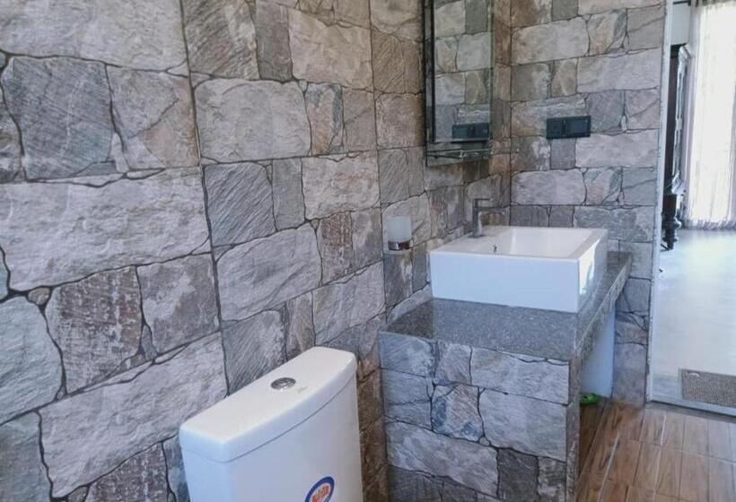 호텔 Paddy Bungalow