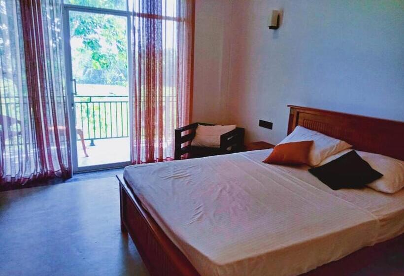 호텔 Paddy Bungalow