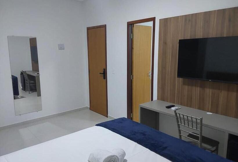 Отель Paralelo 9s