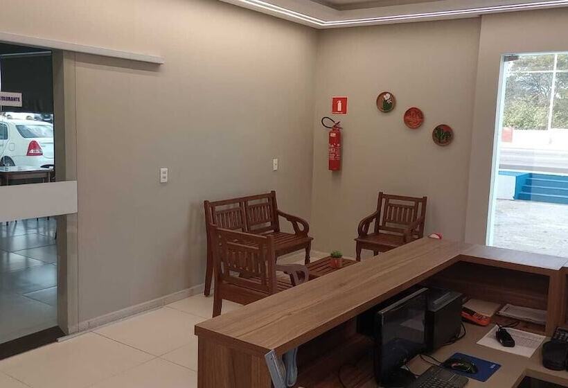 Отель Paralelo 9s