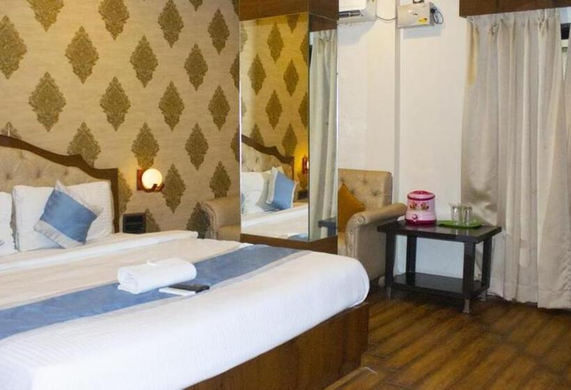 هتل Parashar Check In