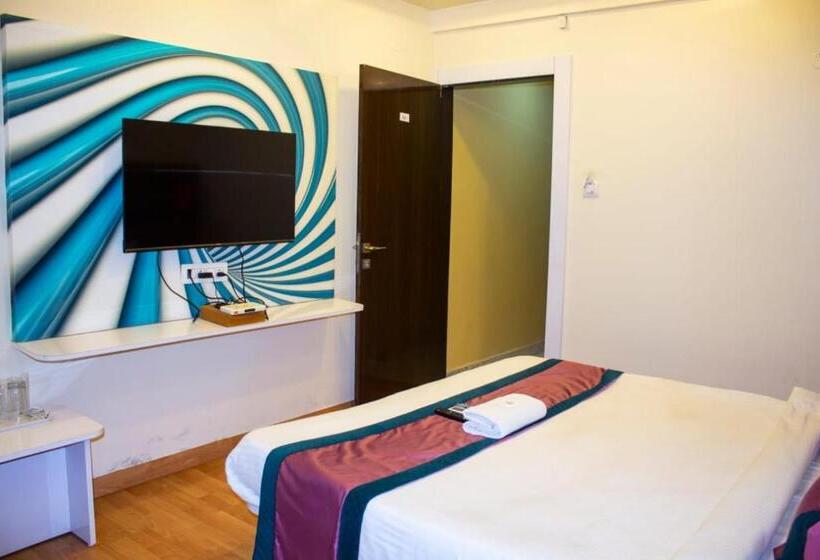 هتل Parashar Check In