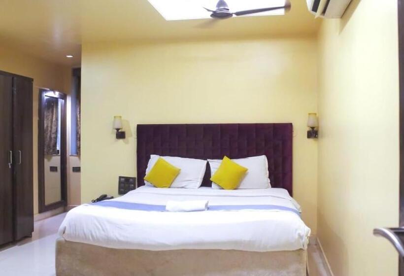 هتل Parashar Check In