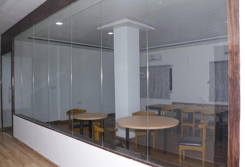 בית מלון כפרי Parivar Comfort Luxury Rooms