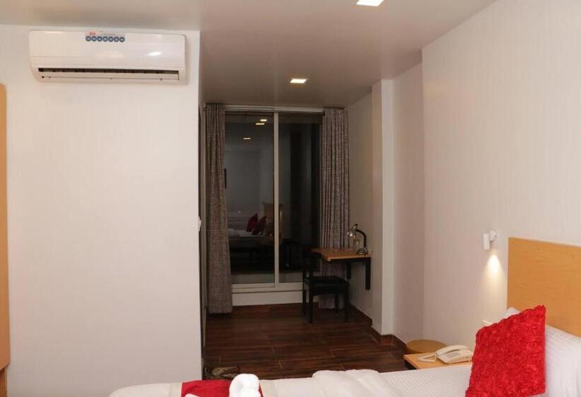 호텔 Parivar Comfort Luxury Rooms