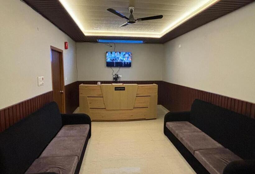 Отель R Narayan Pleasant Inn