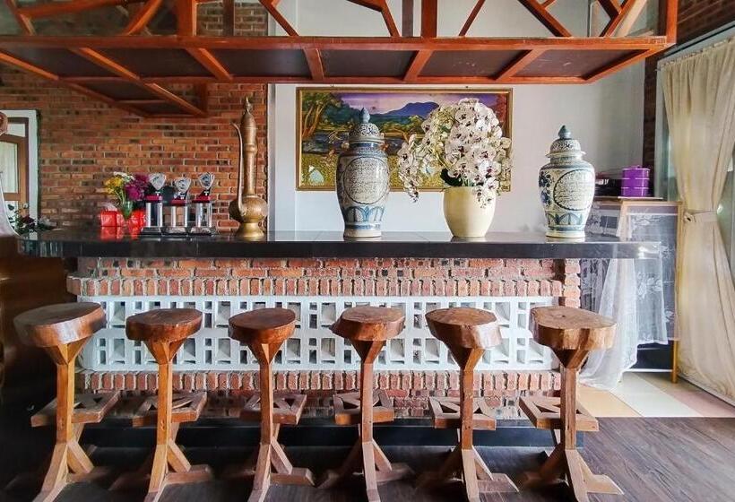 هتل Reddoorz At Jalan Ujung Sampun Berastagi