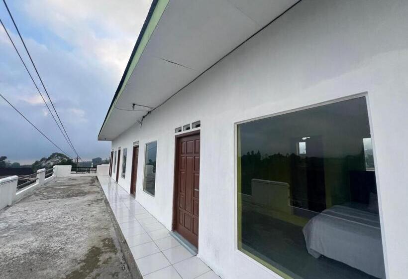 فندق Reddoorz Syariah At Jalan Dieng 4