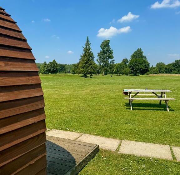 Отель Rodway Hill Golf & Eco Pod