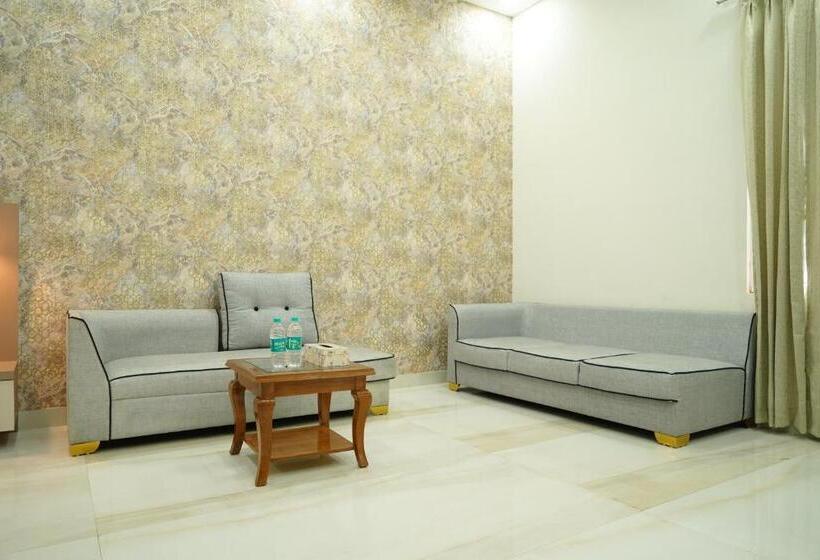 호텔 Royal Delight Resort